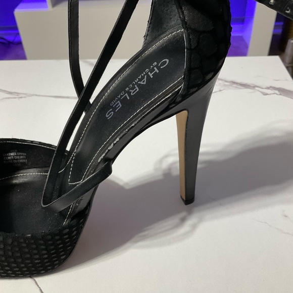 Heels - Picture 5 of 8